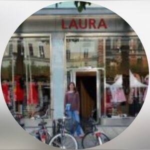 Meet your Posher, Laura